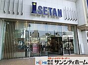 伊勢丹浦和店 徒歩32分。 2550m