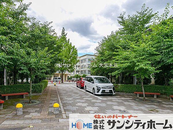 さいたま市立春野中学校 徒歩8分。 640m