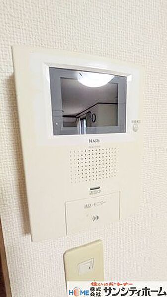 来訪者の顔をしっかり確認できてセキュリティ面でも安心のインターフォンです。