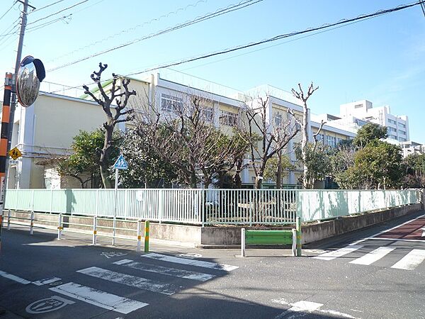 大田区立大森第三小学校　距離２２０ｍ