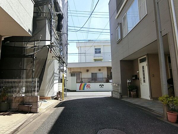 前面道路を含む現地：令和８年７月８日撮影