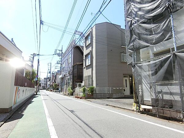 前面道路を含む現地：令和８年７月８日撮影