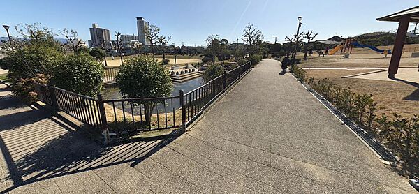 登美丘北公園へ徒歩約1分