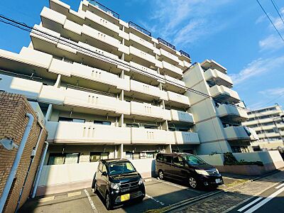 外観:耐震性・遮音性に優れた安心の鉄筋コンクリート造マンションです♪ 外観:耐震性・遮音性に優れた安心の鉄筋コンクリート造マンションです♪