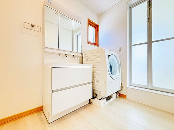 洗濯置場あり♪家事をこなしながら洗面からお化粧まで完結します！