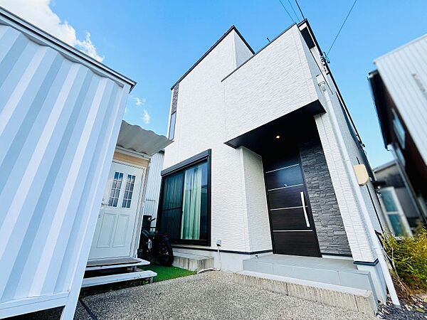 外観：323000444201