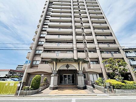 JR東海道本線「尾頭橋」駅まで徒歩約10分！JR・名鉄・名城線「金山駅」徒歩約12分！通勤・通学に便利な立地です。