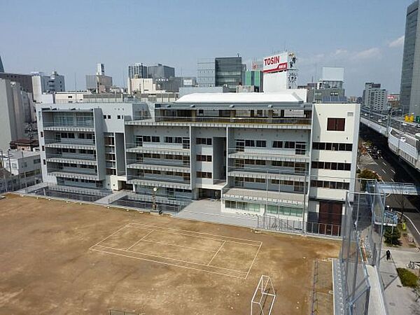 笹島中学校まで1300m　徒歩約17分