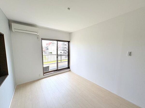 どの部屋も2面採光が嬉しいポイント◎