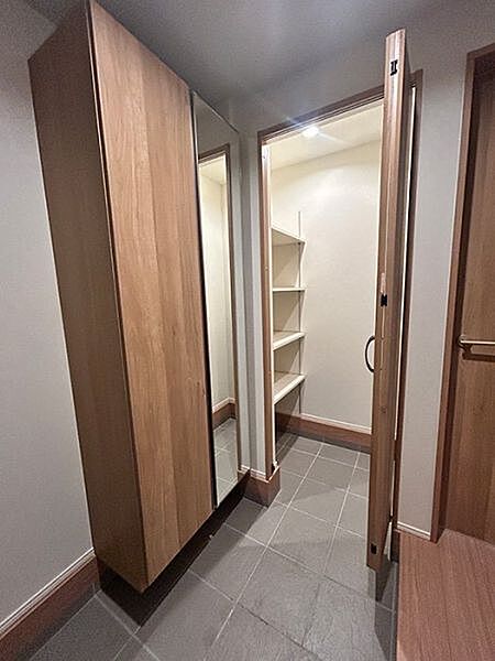 靴箱のほかにSCLもございます！外遊びの道具や傘をしまうのにもいいですね♪