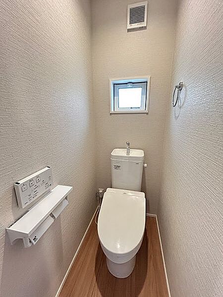 3階にもトイレがあるので、就寝時も安心です☆