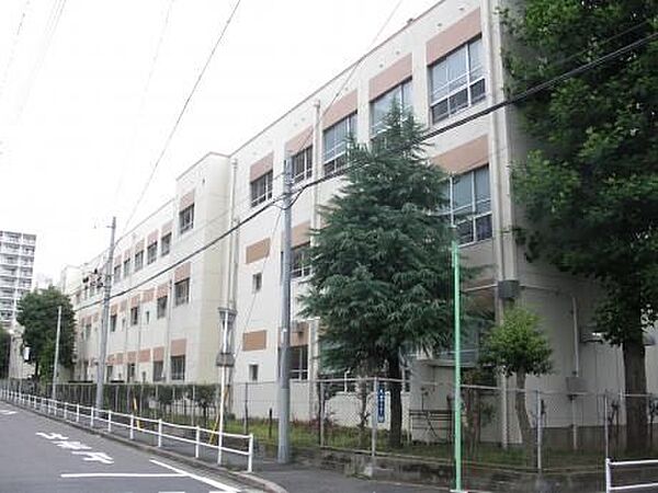 冨士中学校まで　553m　徒歩約7分●【教育目標】人間性豊かな青少年の育成【めざす子供像】上品で教養高く、誇りを保ち、強い責任感とたくましい実践力のある健康で活動的な生徒