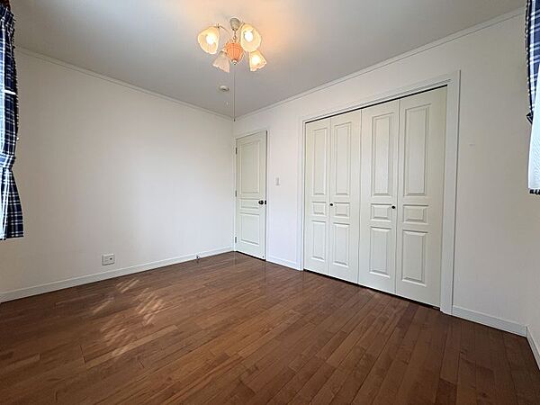 全部屋にクローゼットがついているので家の中をキレイに保てます☆