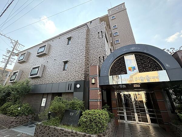 徒歩15分圏内に小中学校があるのでお子様の通学も安心◎