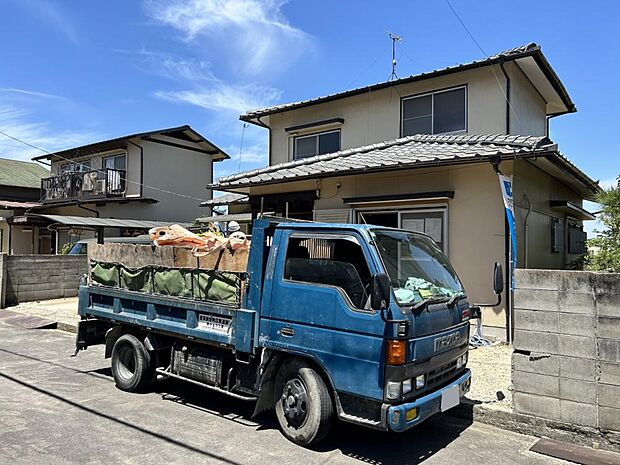 （リフォーム中）外部は外壁塗装、屋根塗装を行う予定です。塗装を行いますので、しばらくの間、メンテナンス要らずになりますよ。