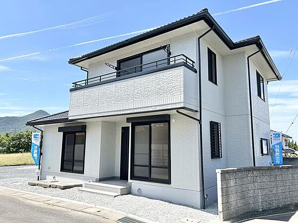 価格には消費税、リフォーム費用を含みます。リフォーム中でもご案内可能。内覧希望の方はお電話ください。