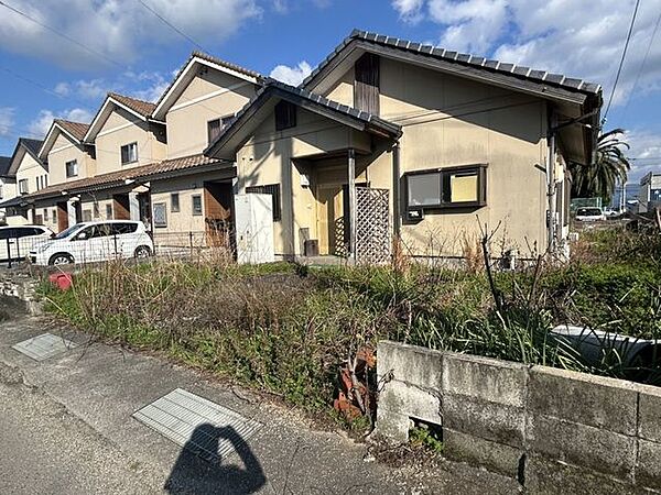 別角度からの外観写真になります。