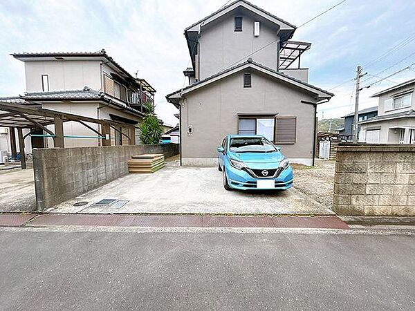 駐車スペース　別視点です