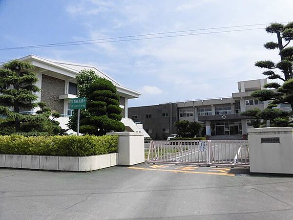 飯山北小学校まで1700ｍ、徒歩約21分です。