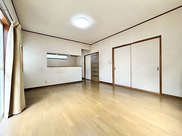 （リフォーム前写真）LDKは約15帖あります。