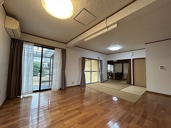 リビング/ダイニングを拡大表示