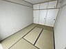 和室：明るい採光の入るお部屋です♪