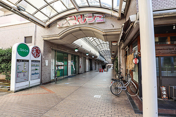 マンションに商店街があります♪