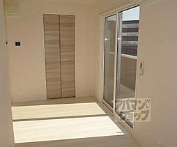 近鉄京都線 上鳥羽口駅 徒歩5分の賃貸アパート 3階1Kのリビング/ダイニング