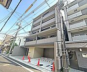 烏丸御池駅より徒歩8分 5階 築2年10ヶ月の賃貸物件
