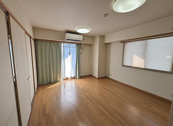 AIによる家具消し編集をおこなっています。