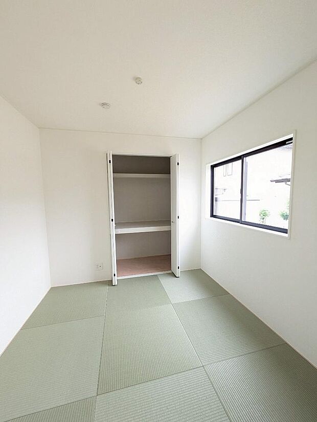 写真はイメージです。心安らぐ畳のお部屋で、ゆったりくつろげます。