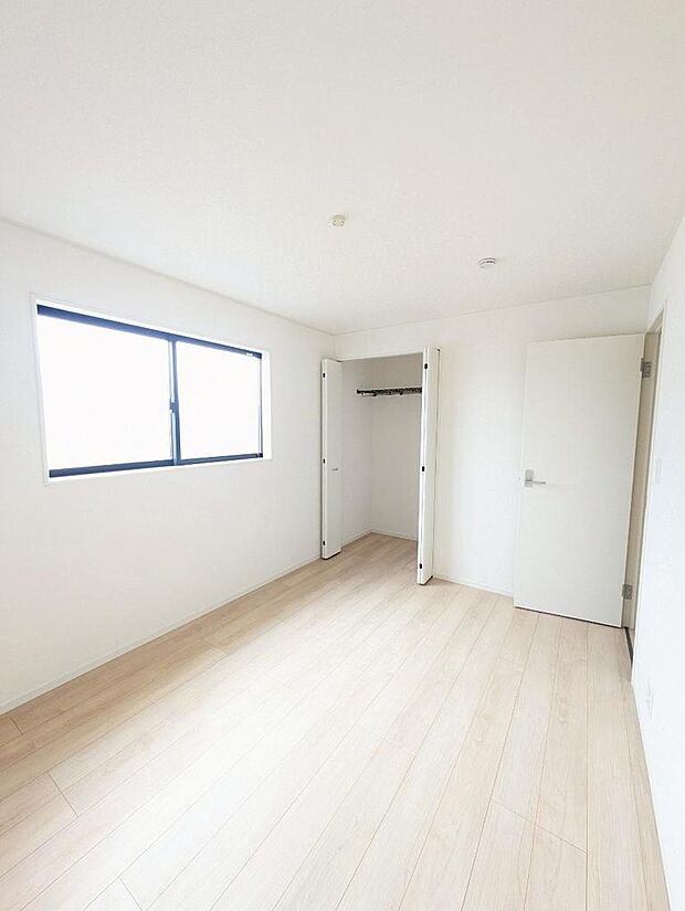 写真はイメージです。室内はいつも明るいので、毎日の生活も明るくなりそう。