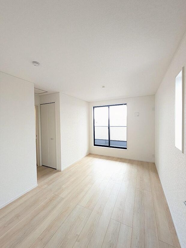 写真はイメージです。二面採光を確保した明るい室内とさわやかな風をたっぷりと取り込めます。