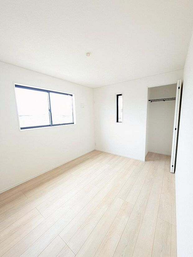 写真はイメージです。二面採光を確保した明るい室内とさわやかな風をたっぷりと取り込めます。