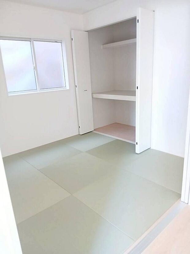 写真はイメージです。心安らぐ畳のお部屋で、ゆったりくつろげます。