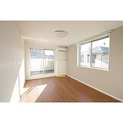 ワールドレジデンス 101 1階2LDKのリビング/ダイニング