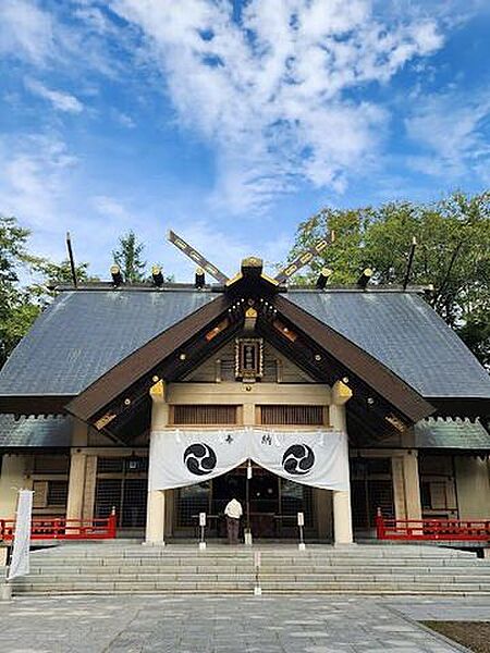 帯廣神社 850m