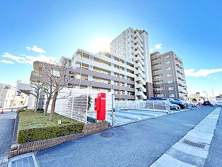 総戸数122戸の大規模マンション。共用施設が充実しています。