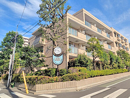 西武池袋線「富士見台」駅徒歩4分!新耐震基準 外壁タイル貼り重厚感のあるマンションです。