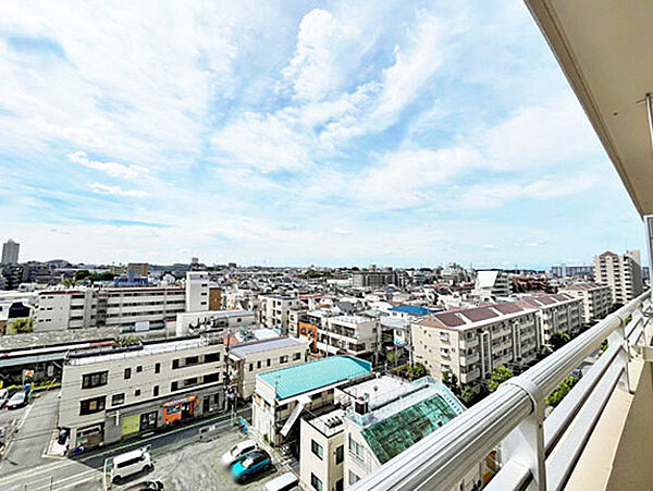8階南向きバルコニーなのでお洗濯・お布団もよく乾きそうです！