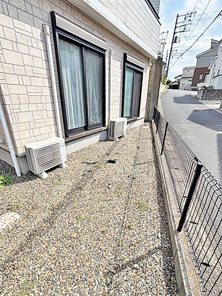 南向きで日当たり良いお庭で家庭菜園もできます！