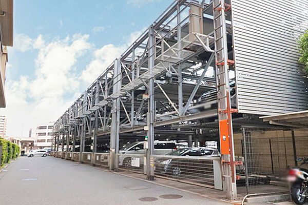 立体駐車場の一番下を使用できます。(継承)