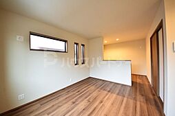 古新田貸家 2階2LDKのリビング/ダイニング