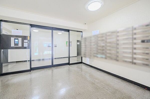 安心感のあるオートロック付きのマンションです。