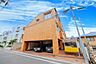 外観：外壁タイル貼り。上品な佇まいのマンションです。第一種低層住居専用地域に立地！