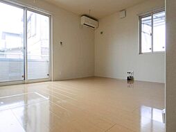 ジュンクレスト 1階1LDKのリビング/ダイニング