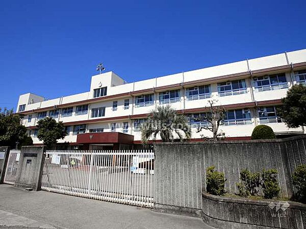西小学校[公立]の外観