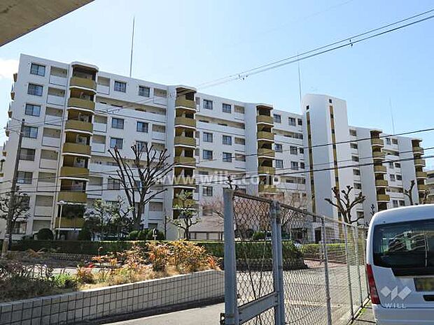 阪急東奈良高層住宅E棟の外観（北東側から）