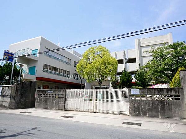 豊川中学校[公立]の外観