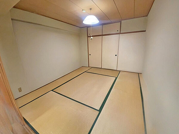 中央側和室8帖※CGで家具を消しているため室内のイメージがしやすいです。［2025年11月11日撮影］広々とした落ち着いた空間です！